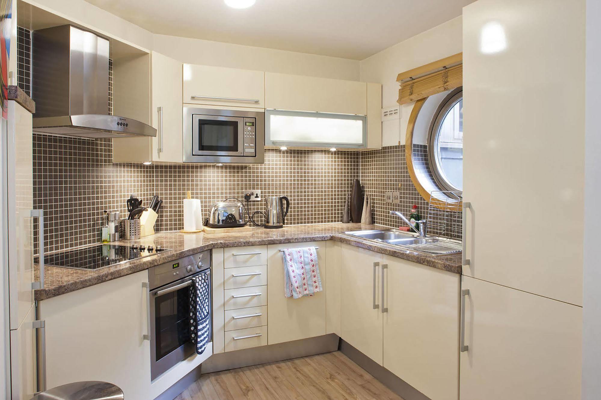 Piccadilly Circus Apartments London Exterior photo